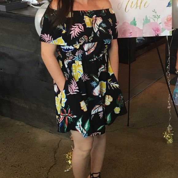 Tropical Print Off-the-Shoulder Dress - Picture 6 of 6